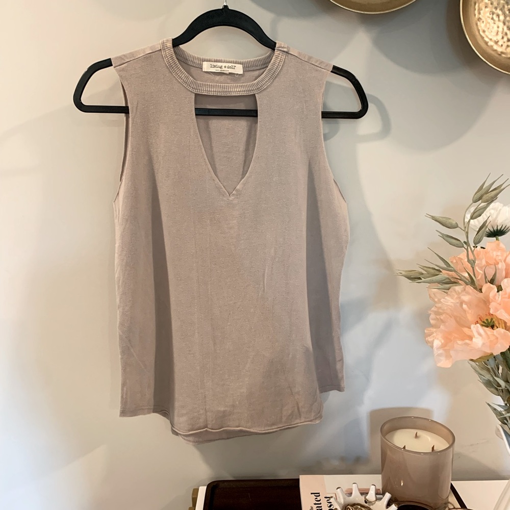 Light Mauve Boutique Neck Cutout Tank